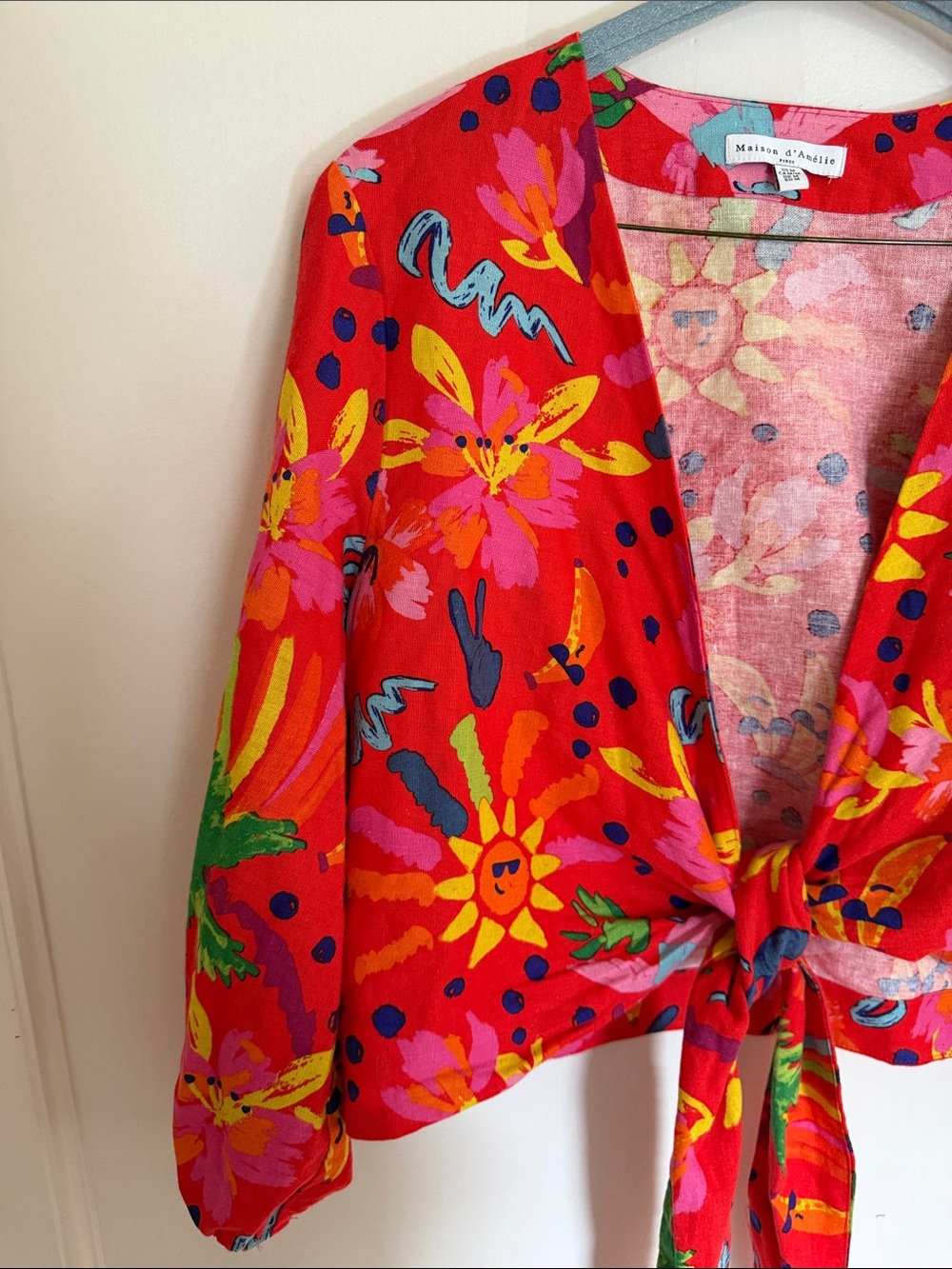 Maison d’ Amelie Bright Red Floral funky Tie-Front Blouse Medium Tropical - Picture 3 of 8